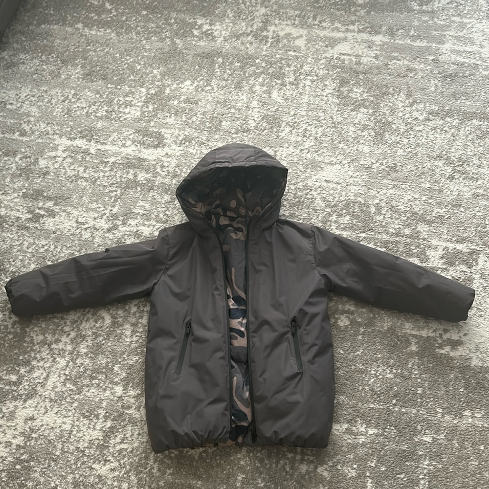 Excellent condition double sided boys puffed jacket